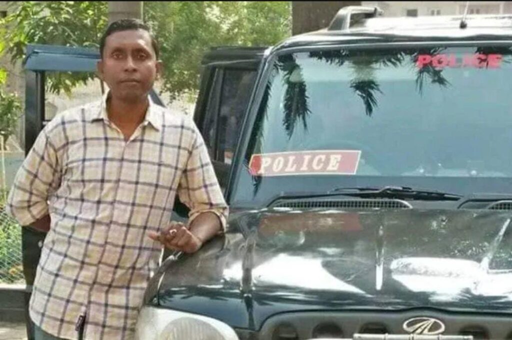 আয়