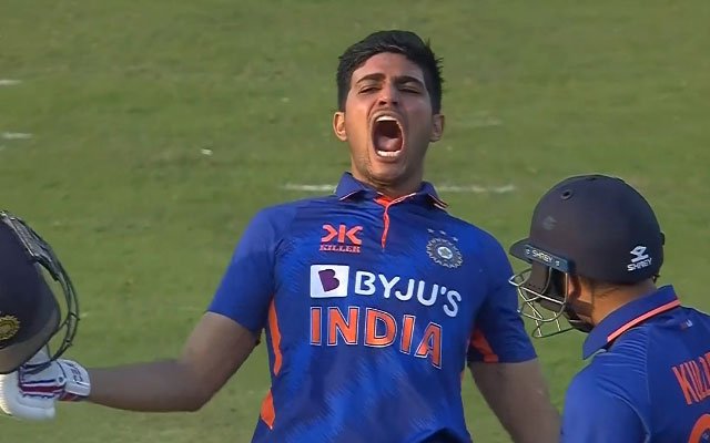 খেলছেন