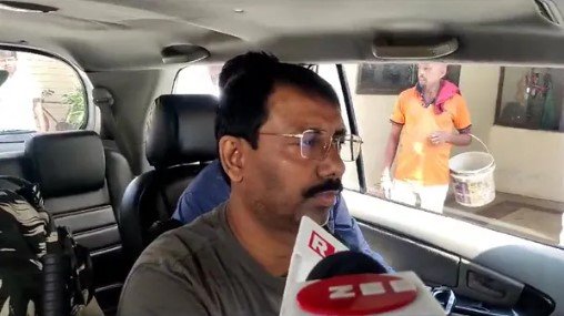 আরও