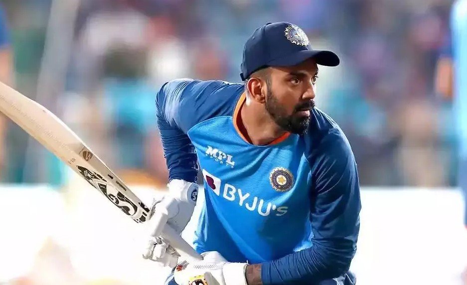 ৬৬ রানে