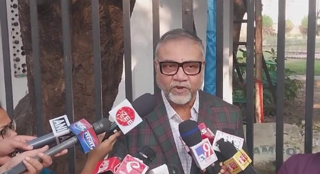 সংসদে