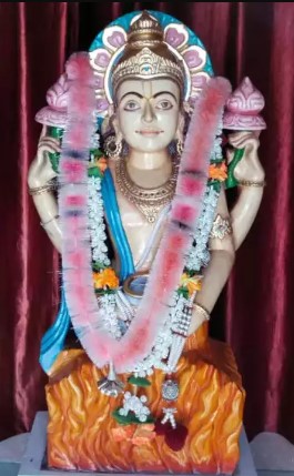 গর্ভগৃহে