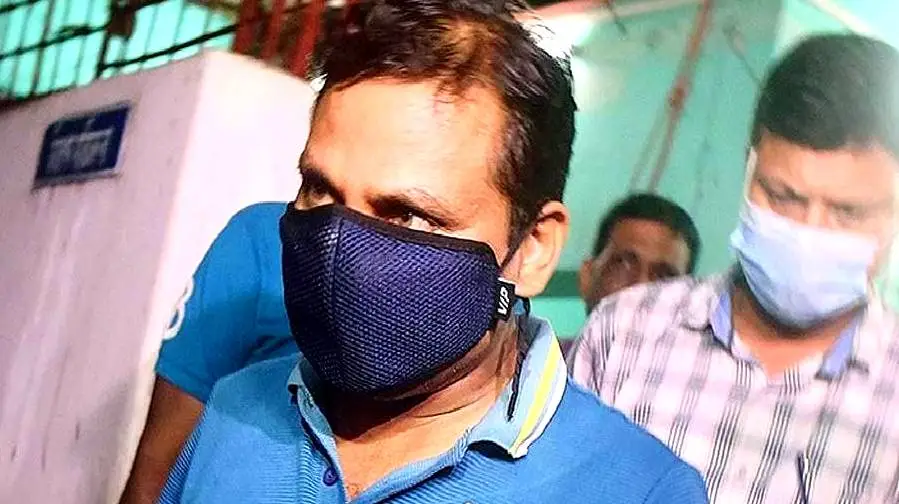 70 crores in more than 200 bank accounts of Prasanna!