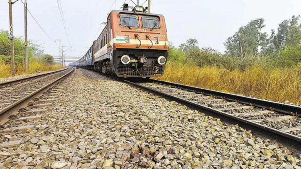 ৩ ফল বিক্রেতার মৃত্যু
