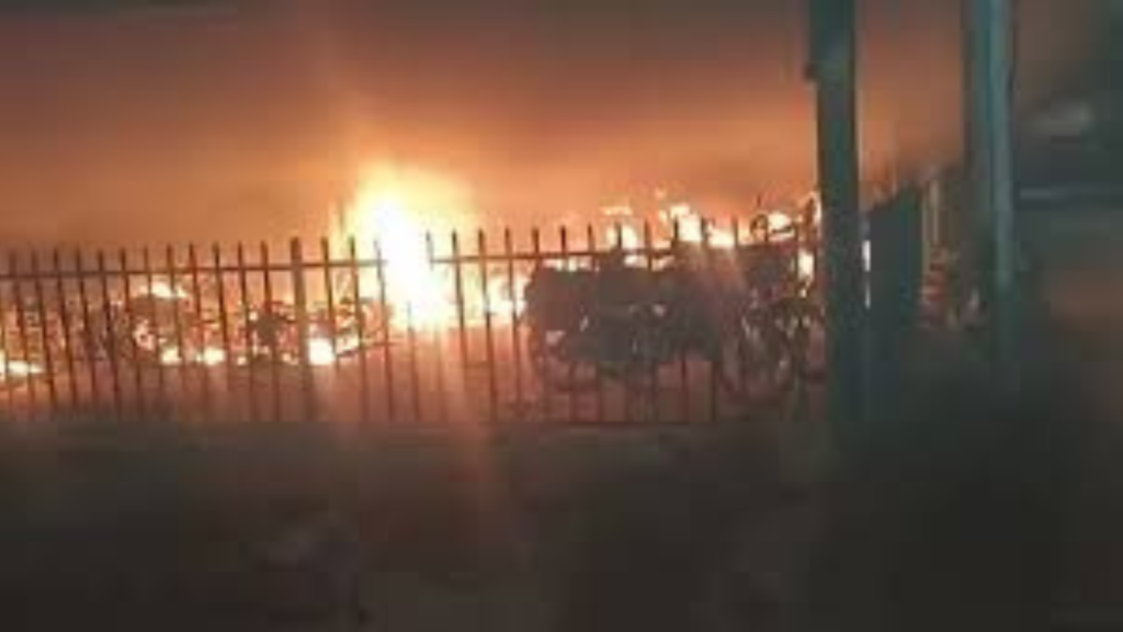বারাণসী রেলস্টেশনে আগুন