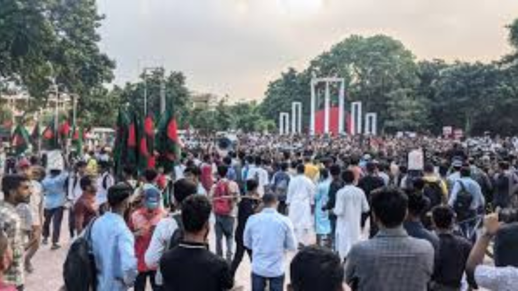 সংবিধান বদলানোর দাবি