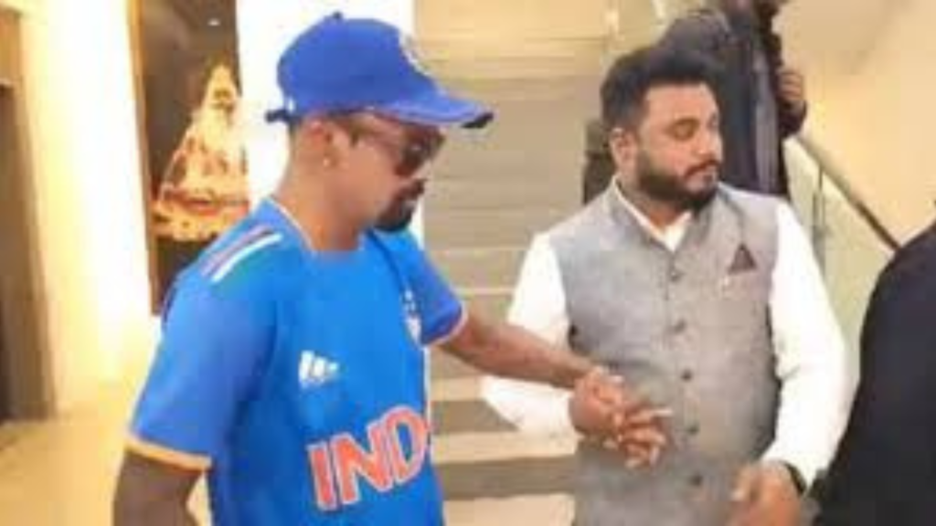 প্রাক্তন ক্রিকেটার বিনোদ কাম্বলি হাসপাতাল থেকে সুস্থ পেয়ে বাড়ি ফিরেছেন