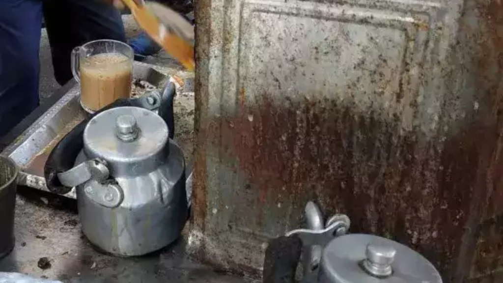 ট্রেনে চা