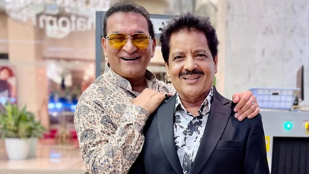 উদিত নারায়ণের চুমু কাণ্ডঃ বিতর্কে জড়িয়ে পড়লেন অভিজিৎ ভট্টাচার্যও