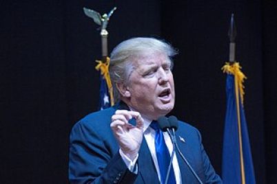 Donald_Trump_in_Manchester_NH_February_8_2016_Cropped.jpg