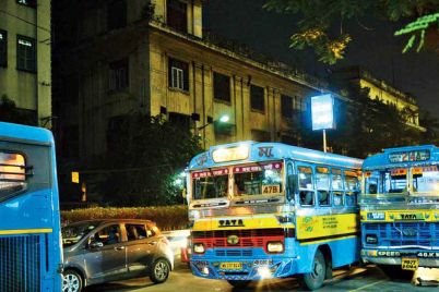 Late-night-bus-service-in-K.jpg