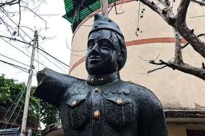 Netaji-Statue-Kolkata.jpeg.jpeg