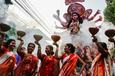 The-Dance-of-Dhunuchi.jpg