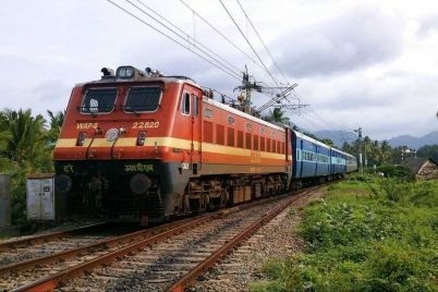 WAP-4_Class_locomotive_of_Indian_Railways_20190603044845-TRAIN.jpg