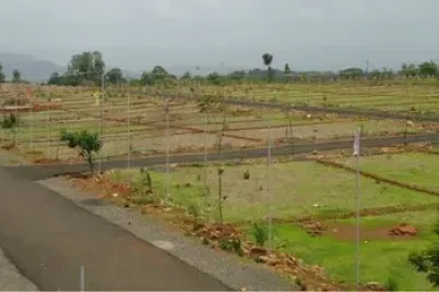 plot-500x500-1.webp